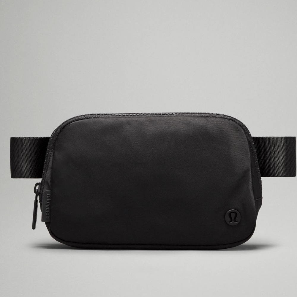 Lululemon Black Everywhere Belt Bag 1L
